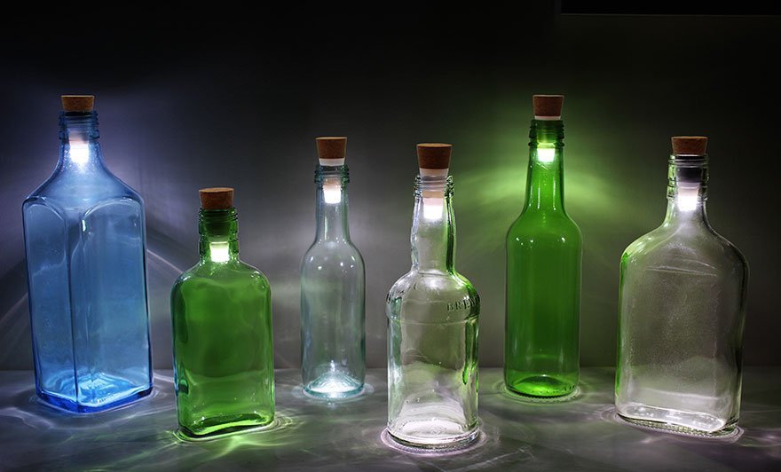 SUCK UK Cork Shaped Rechargeable USB Bottle Light turns old wine bottles into beautiful lamps